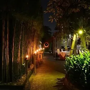 4* منتجع أنورا بالي